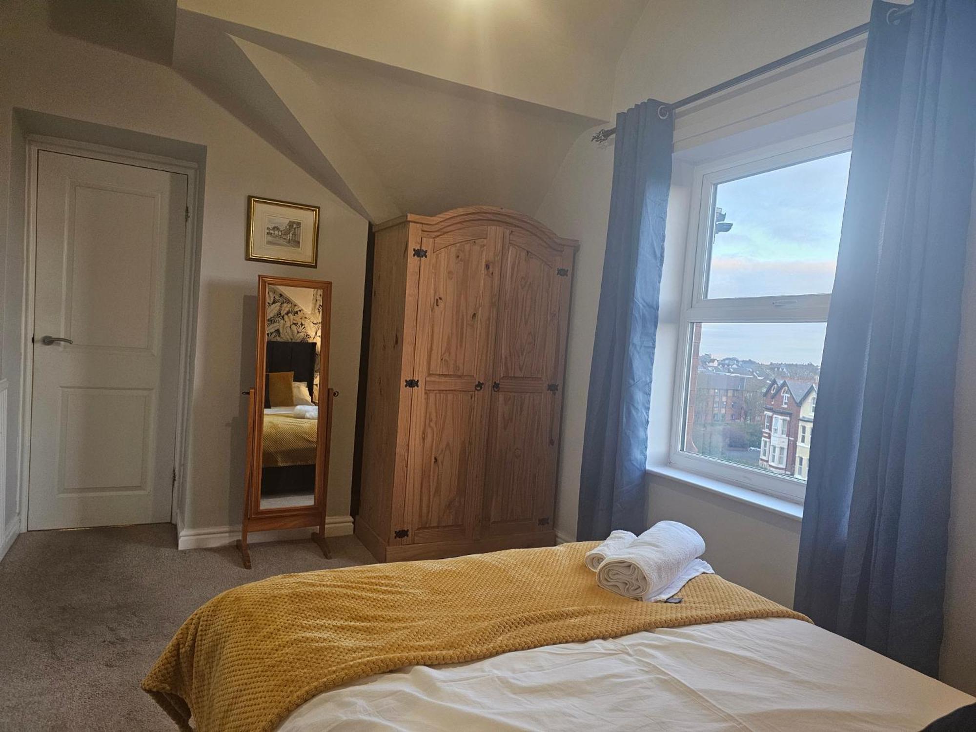 2 Bed Apartment Lakeside On The Promenade Southport Exterior photo