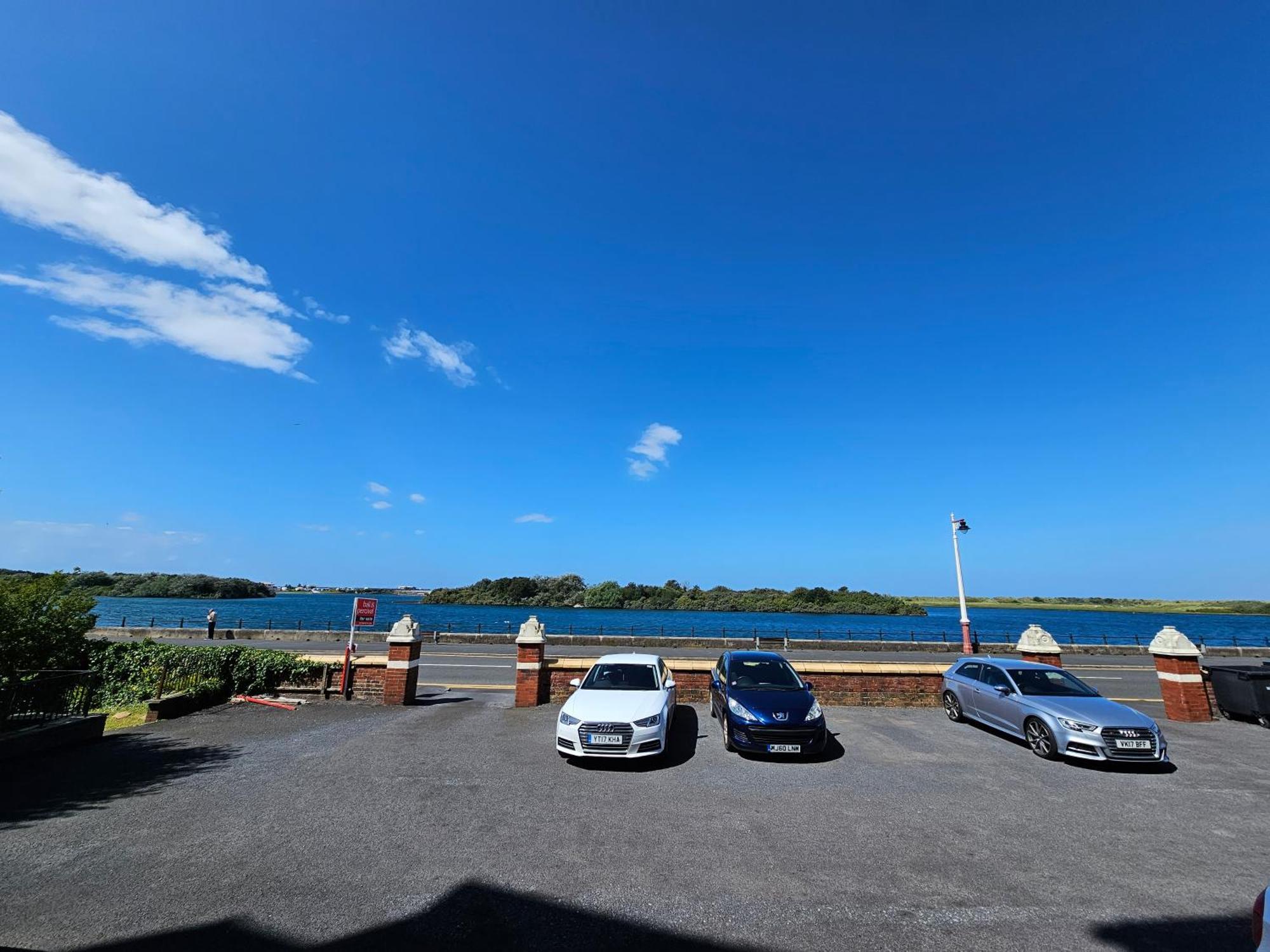 2 Bed Apartment Lakeside On The Promenade Southport Exterior photo